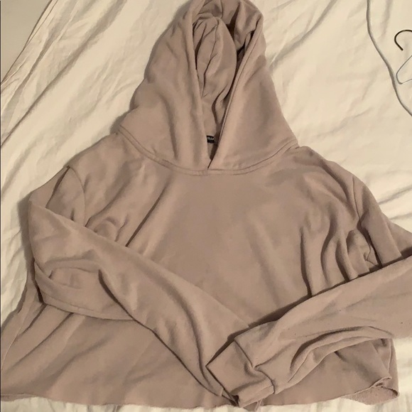 Brandy Melville blush pink cropped sweater! - Picture 2 of 3